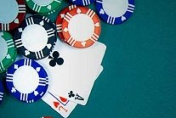 Karten und Poker Chips